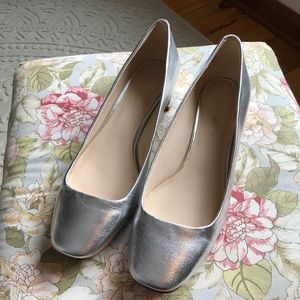 Nine West silver low heel pumps